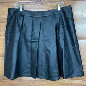 Harve' Benard faux leather women’s skirt  size.small,medium,Large,X-Large